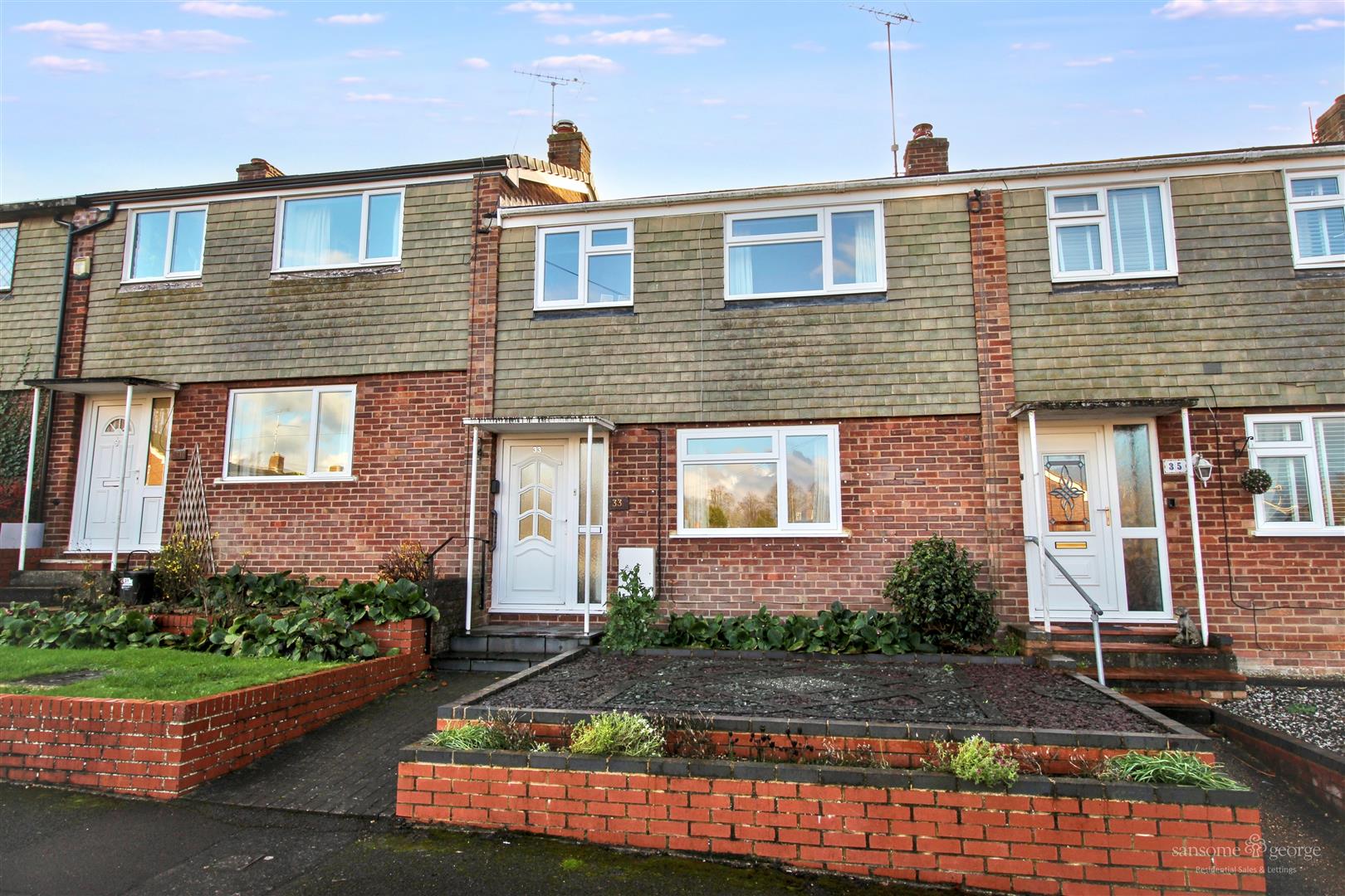 3 bed property in Newbery Close, Reading